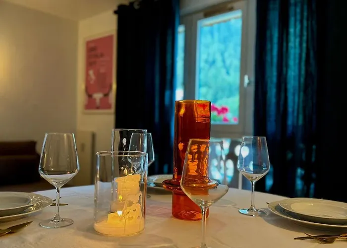 Le Petit Social Home